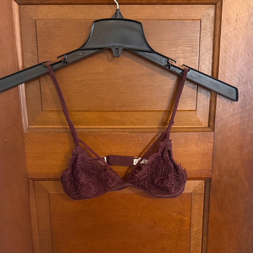 Pull&Bear Lace Bralette in Deep Burgundy